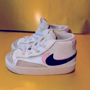 Nike blazers 7c decent condition great low price ✨